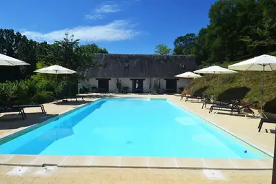 Gîte pour 2 - 45m² - espace vert calme - grande piscine
