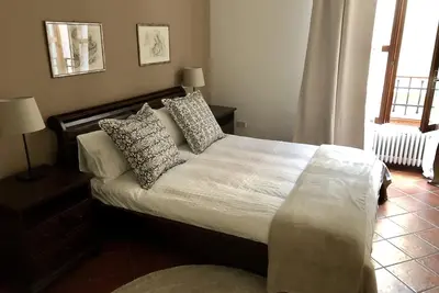 Image de Appartement spacieux et élégant de grand charme dans le centre historique de Bologne