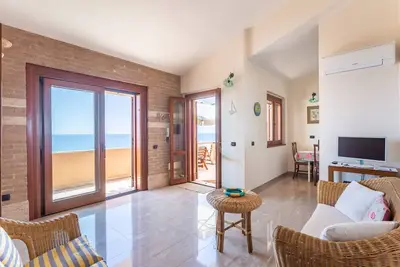 Image de Boutique Apartment Vela Meiga - Vue imprenable sur la mer dans Enchanting Sinis