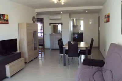 Image de Grand appartement de 2 chambres avec patio privé pouvant accueillir 6 personnes