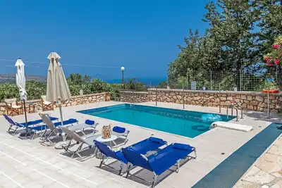 Image de Villa Despina à Prines en Crète: A / C, Pr. piscine, WiFi, petit-déjeuner- en option