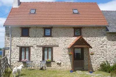 Image de Belle maison en pierre Superbe vue Nichée dans la campagne vallonnée de la Creuse!
