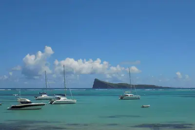 Image de Beach Retreat, 1mn de la plage, piscine à débordement, jardin 8000m2, 100mb wifi