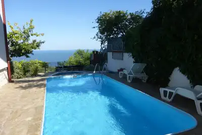 Image de Belle vue panoramique de 7 chambres sur la piscine de la mer Noire Jacuzzi WiFi A / C
