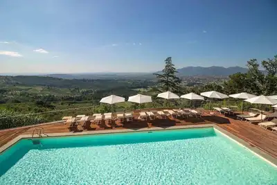 Image de Bellavista, appartement moderne. Piscine, WiFi, Lucca