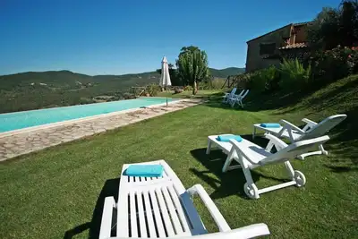 Image de Villa toscane avec vue imprenable, piscine privée à cinq minutes à pied du village