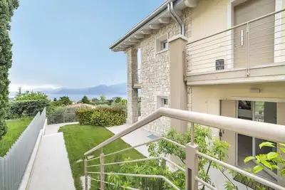 Image de Great Lake View - Jardin PRIVÉ - Jacuzzi