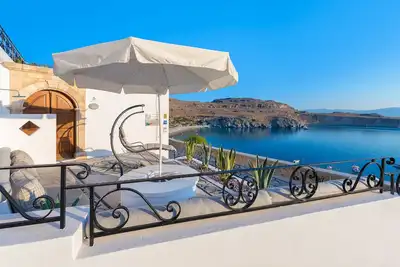 Image de Villa de luxe Lindos Shore Boutique Ă louer juste au-dessus de la plage principale de Lindos! ! !
