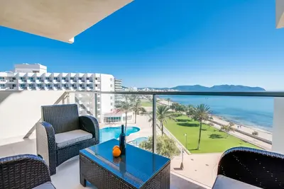 Apartment in Cala Millor, directly on the beach 2 bedrooms, Wifi Free, 5 Etage.