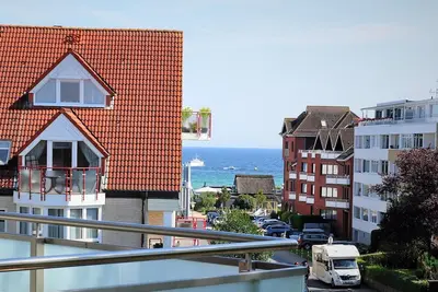 Image de Appartement ensoleillé de 2 pièces près de la plage avec balcon et vue mer partielle