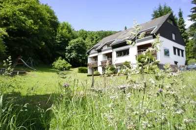 Image de Penthouse lumineux et moderne sur la forêt au cœur du Hochsauerland