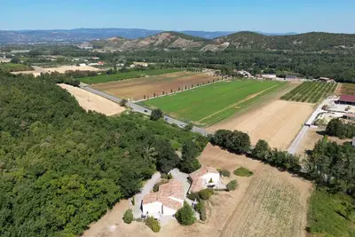 Image de Gîte soigné tout confort sur beau domaine 24 ha, rivière. Beaucoup d´activités! !