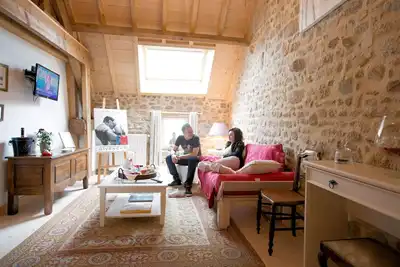 Image de Chambre d'hôtes La Suite Mary Cassat  capacité 2 pers. . Salon et Tisanerie.