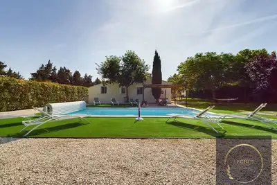 Image de Villa Crousadou, 5 Chambres et piscine, à Saint Rémy de Provence