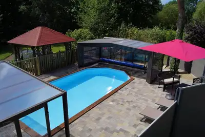 Image de Gîte de charme 4/5 personnes avec accés à la piscine chauffée et couverte