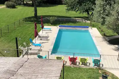 Image de Mas Provençal en campagne, piscine privée et chauffée à partir du premier mai.