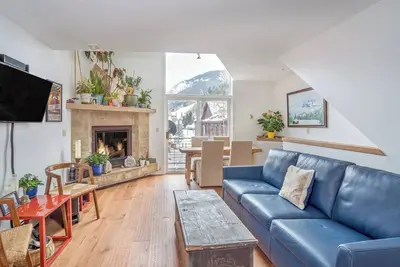 Image de Superbe condo double diamant skis aux pieds de 3 chambres