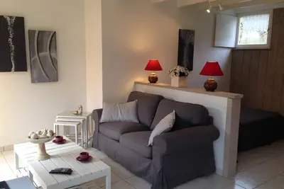 Image de Gite proche Sarlat - grande piscine 14/7m et son jacuzzi -parc ombragé de 5000m²