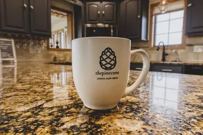 Image de Parfait pour les familles, les groupes ou les couples de l'espace de réunion / fête - Superbe vue sur le lac!