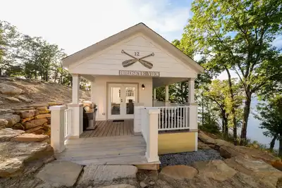 Image de Studio avec vue sur le magnifique lac Skiatook!
