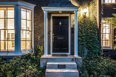 Image de Luxe calme dans un endroit magnifique, accessible à pied