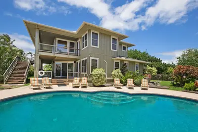 Image de Domaine privé avec vue sur l'océan à Poipu avec A / C, jacuzzi et piscine à 5 min à pied de la plage