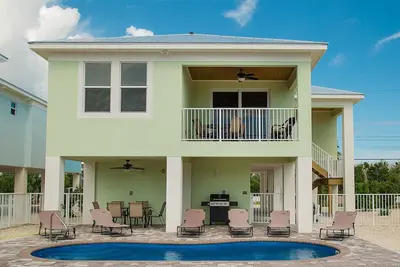 Image de 4 chambres 3 salles de bain complète Accueil sur le canal à Marathon avec quai privé de 35 pieds