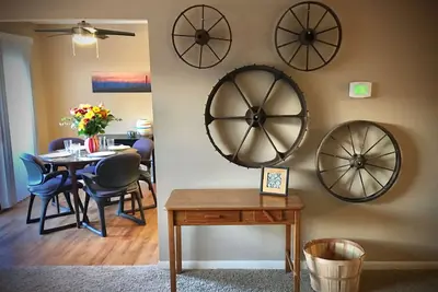 Image de Suite Exécutive Haut de Gamme Traditionnelle / Contemporaine