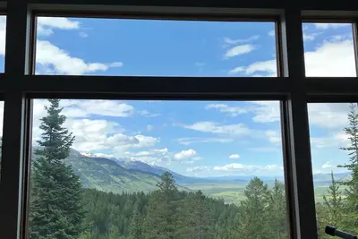 Image de Jackson Hole Cabin avec des vues incroyables - bain à remous, sauna, privé, pour 8 personnes