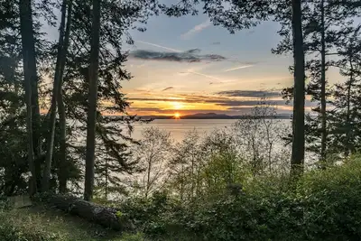 Image de Profitez de Roseberry Cottage! Accès à la plage westside mis à jour avec une vue imprenable