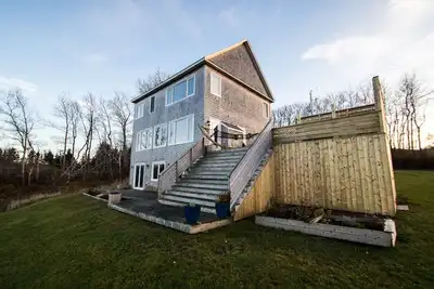 Image de Maison de luxe à flanc de colline donnant sur les liens de Cabot