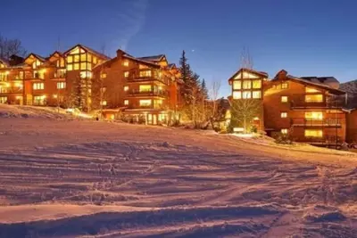 Image de Snowmass 3 Bedroom 3 Bath Ski in Ski out Condo de luxe
