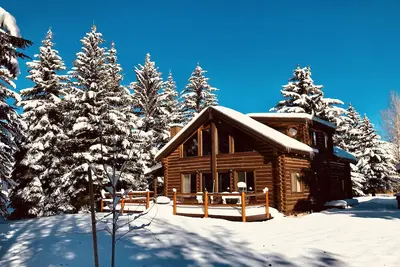 Image de Incroyable maison de retraite en rondins Hailey-Sun Valley close