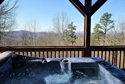 Image de * Nouveau * Lodge de luxe privé 5 lits avec vues à couper le souffle, bain à remous, foyer, jeux
