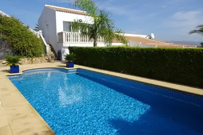 Villa de luxe sur une propriété privée avec de belles vues sur la mer