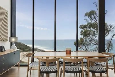 Image de Iluka Blue - Nouvelle propriété saisissante avec une vue imprenable sur l'océan!