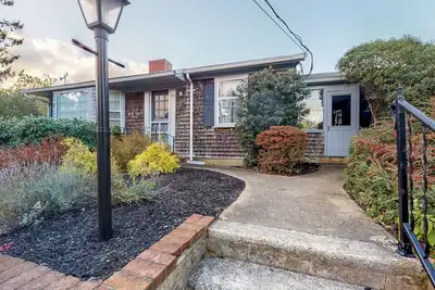 Image de Nouvelle Liste! Charmant cottage insulaire avec cheminée - près de la ville et des plages