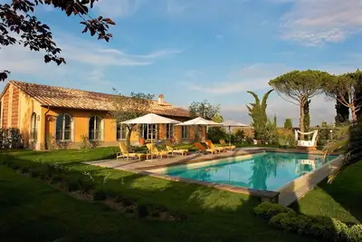 Image de La Scuderia - charmante maison située dans une cave à 6 km au nord-ouest de Lucca