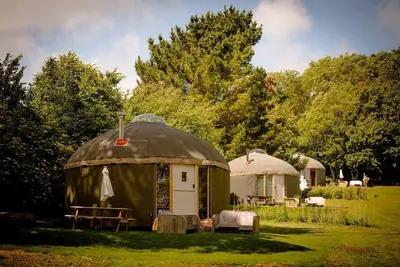 Image de Yourtes de luxe Ă la ferme de l'ail pour 2 Ă 6 personnes