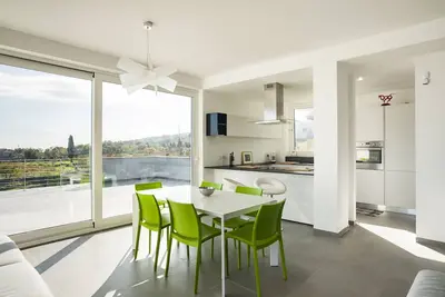 Image de Villa design à Piedimonte Etneo avec une vue magnifique sur l'Etna et Taormina