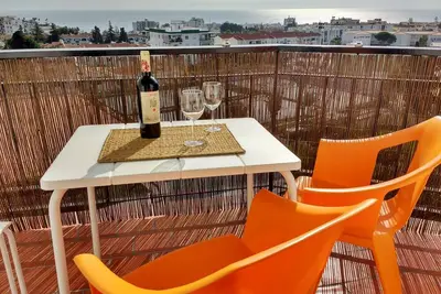 Image de * Nouveau * Appartement moderne de 2 chambres, vue fantastique sur la mer, piscine, tennis