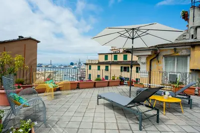 Image de Ancien appartement de Gênes - 100 mètres Aquarium, terrasse avec vue sur la mer, les familles
