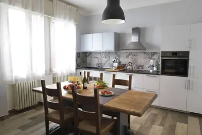 Image de Villa Avec Jardin Vic. Venise, Vue Sur Le Chateau De Vignobles Novembre