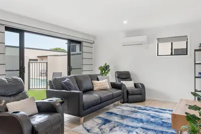 Image de Map21 / 4 - Maison De Ville Contemporaine Avec Piscine En Centre-Ville