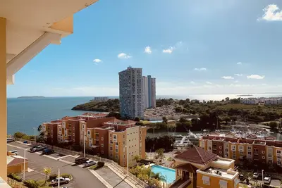 Image de Sous-Penthouse, vues sur l'océan et la ville! Tarif spécial pour mai 2018!