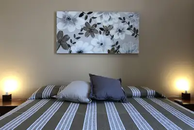 Image de Appartement / villa avec terrasse, wi-fi gratuit et à 2 minutes de la plage