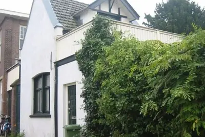 Image de Cozy Coach House - Plage et ville!