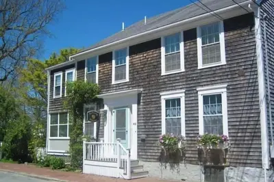 Image de Historic Nantucket Accueil - 2 min à pied du centre-ville et de rue