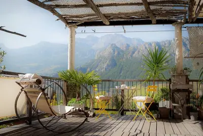 Image de Bâtisse de caractère dans un ancien hameau de pays, ambiance cosy.
