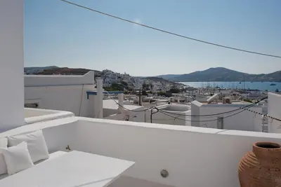 Image de La Maison Cyprès avec vue sur la mer depuis la terrasse, Naoussa